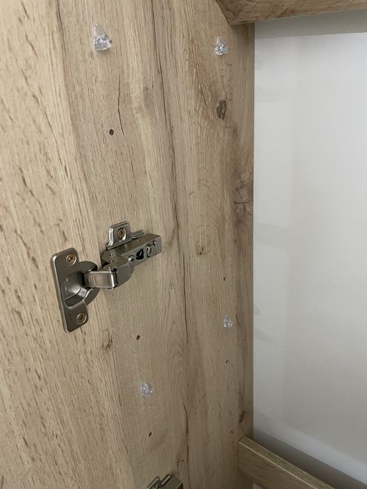 Armario de prateleiras com portas, de suspensao casa de banho