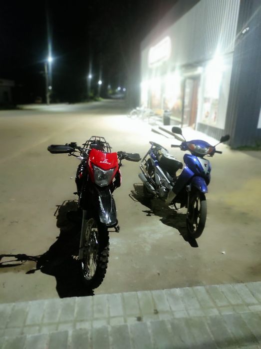 Продам мотоцикл в отличном состоянии на ходу все исправно сёл поехал