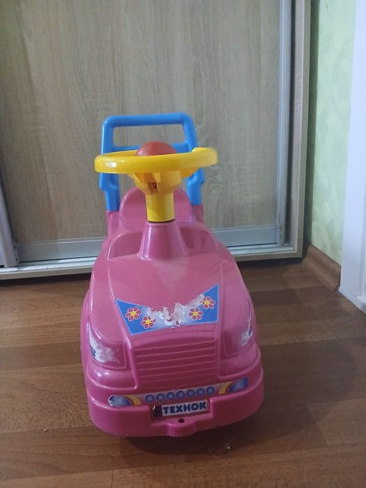 Продам детскую машинку