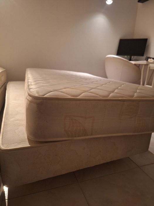 Colchão (105x190) e Estrado (90x190)