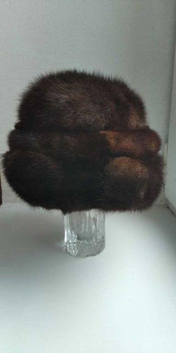 Шапка женская меховая бурая