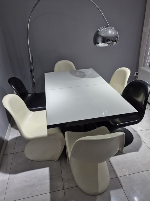 Krzesła pantone  panton