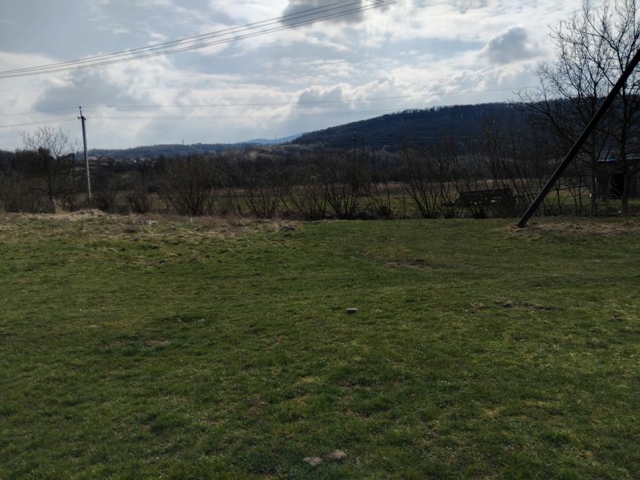 Продаю земельну ділянку під житлову забудову  Свалява