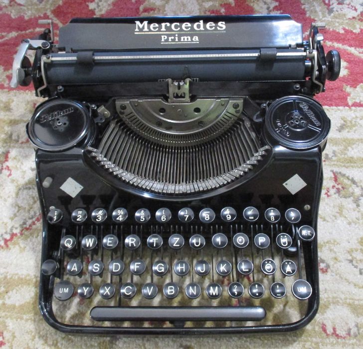 Maquina de escrever antiga Mercedes