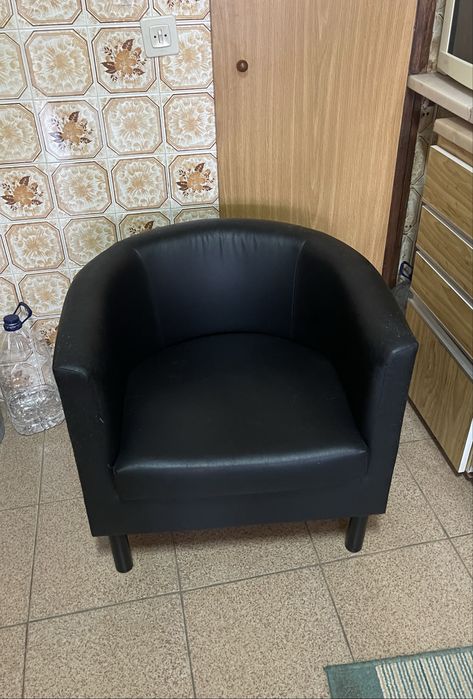 Senhorinha cadeirao baixo de quarto