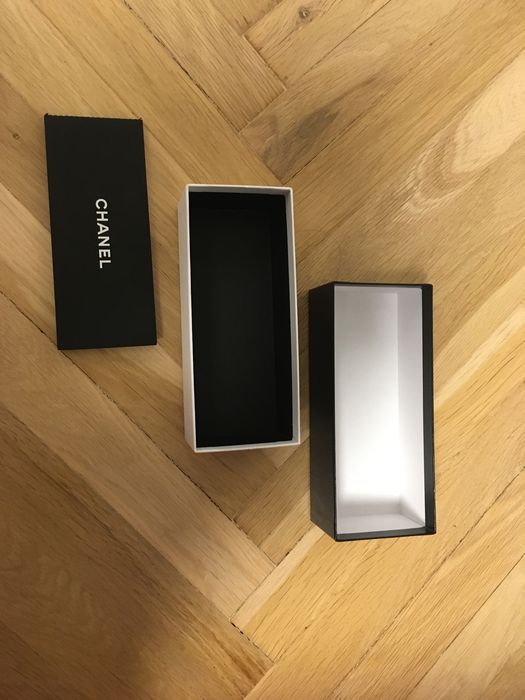 oryginalne pudełko na okulary Chanel czarne