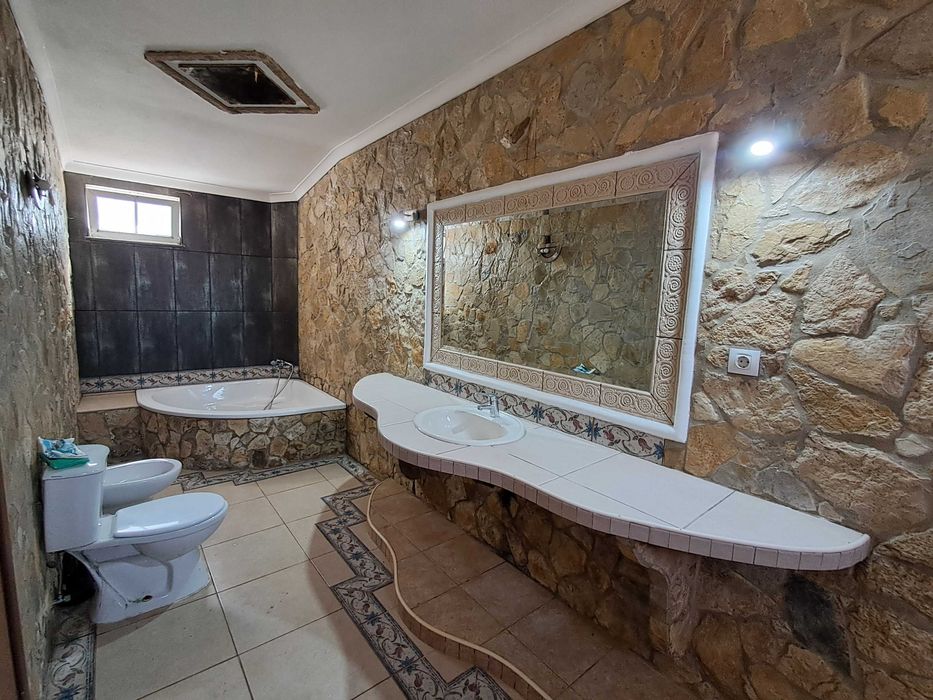 Odiaxere,Quinta 4440 m2 ,casa, horta, estábulos,300m lojas e Cafe