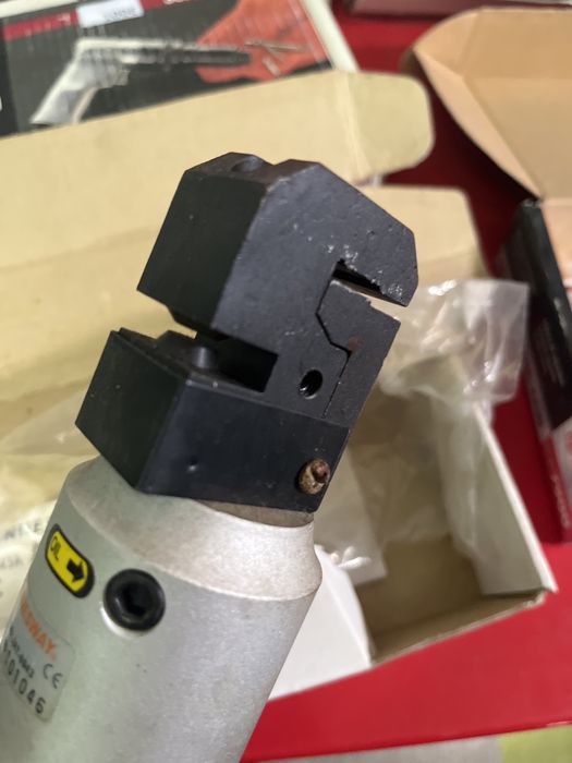 Pneumatica furos dobrar chapa Jonnesway