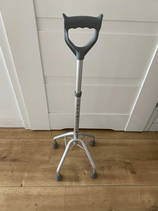 Laska czwórnóg regulowana Mopedia Moretti RP724 – stabilna, aluminiowa