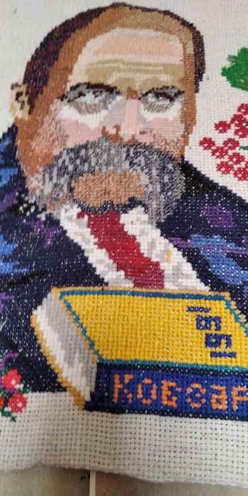 Шевченко вишитий хрестиком