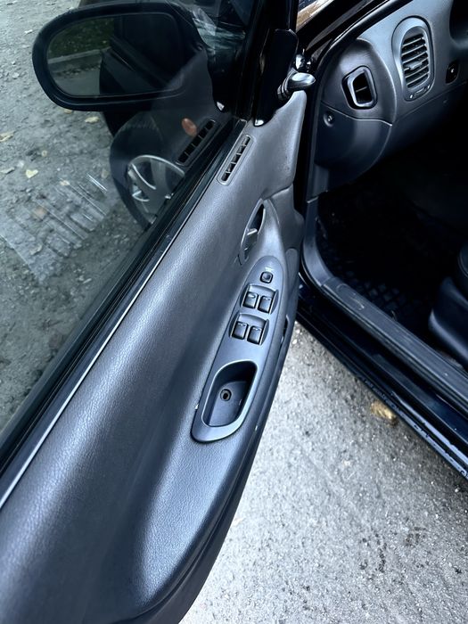 Daewoo Nubira 1998 1.6 бензин седан