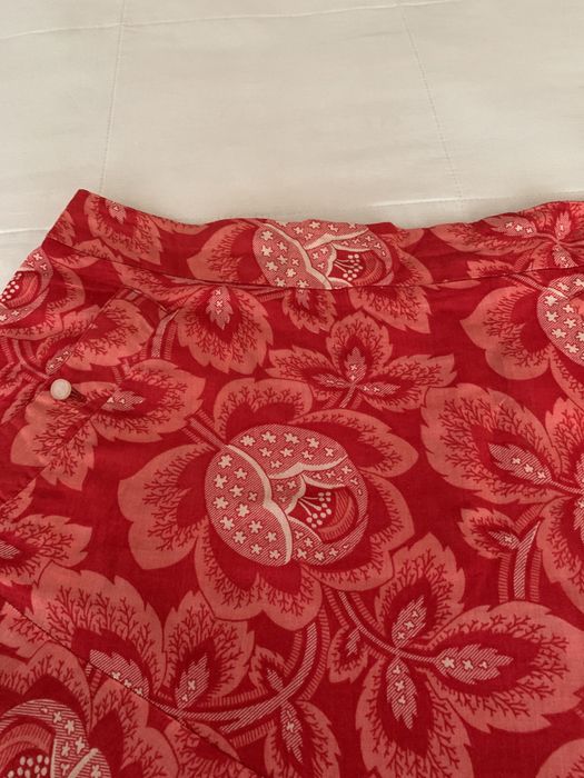 Saia Lanidor em tons de vermelho