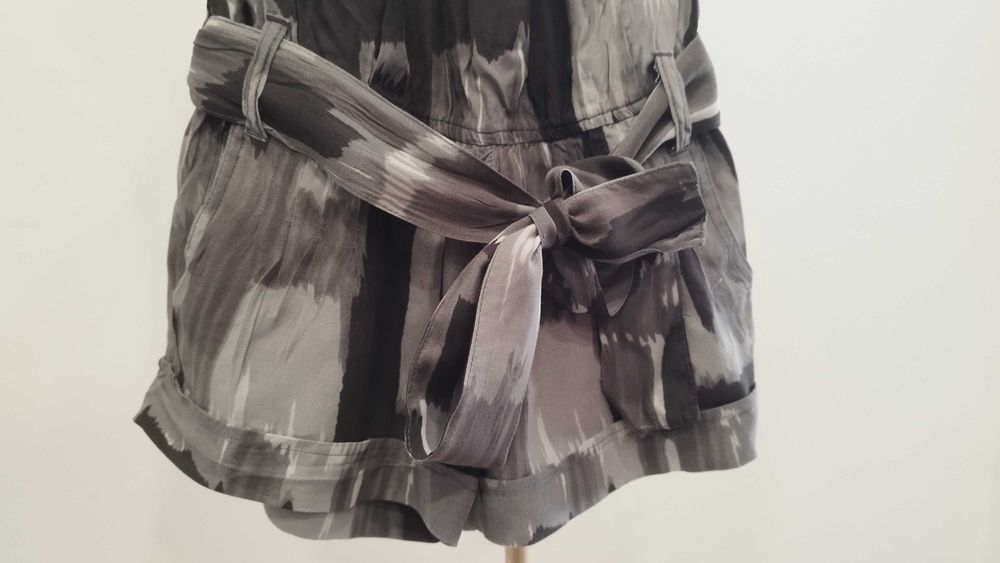 Macacão de cai-cai e calções