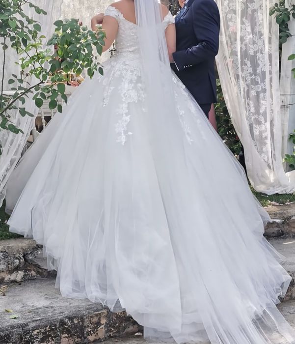 Vestido de noiva de princesa trabalhado