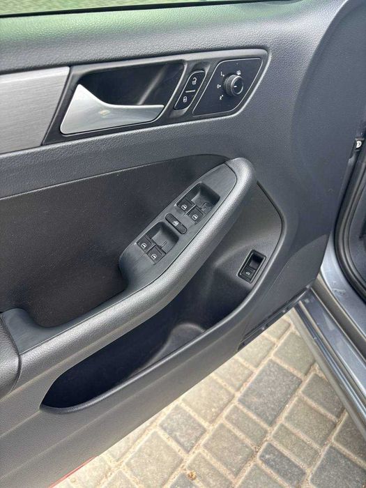Volkswagen Jetta Sport 1.8л 2015 року СТАН ВІІДМІННИЙ Джетта 6 Фольцваген
