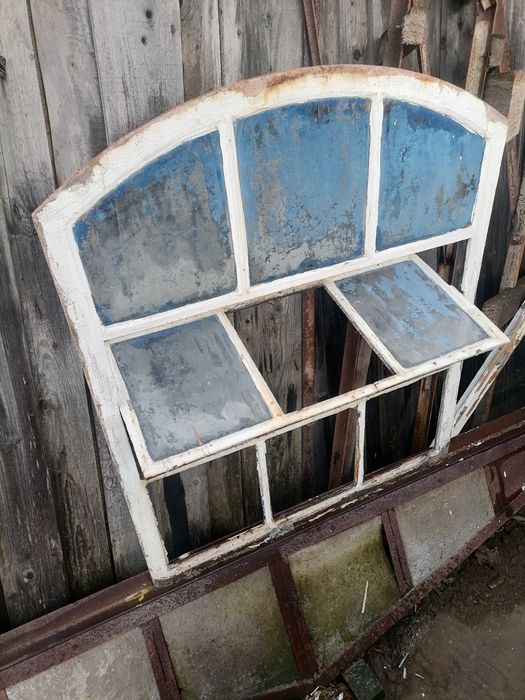Stare okienko zabytkowe