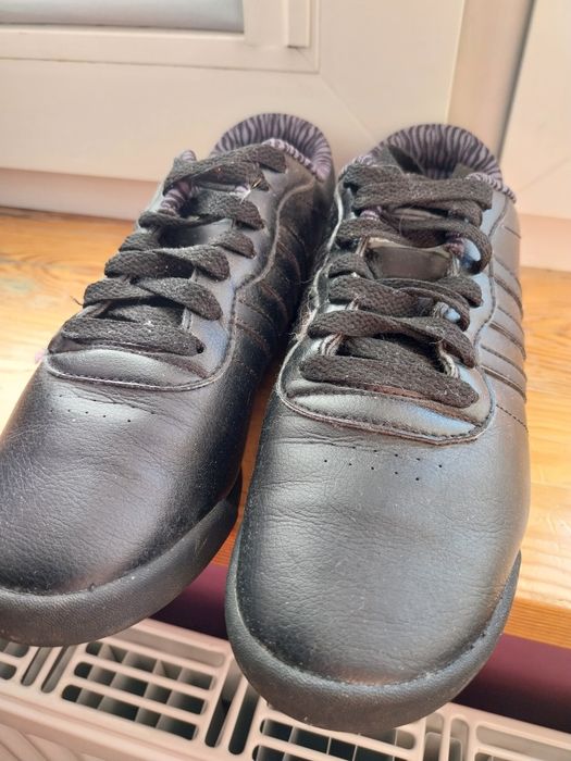 Damskie oryginale sportowe Adidas