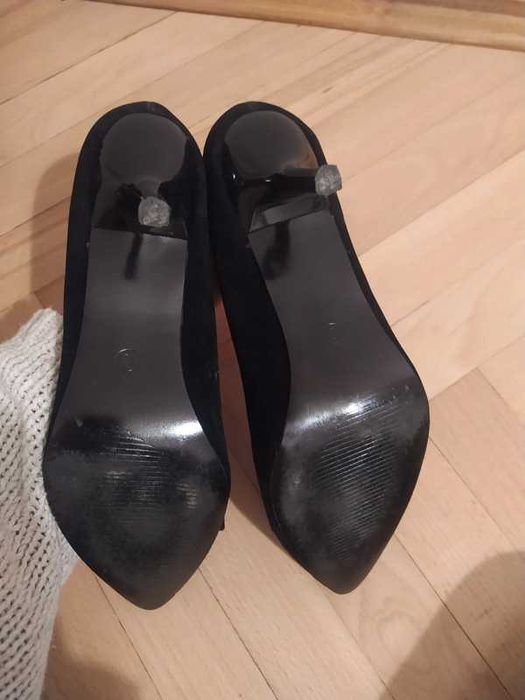 Czarne szpilki z kokardą r. 39