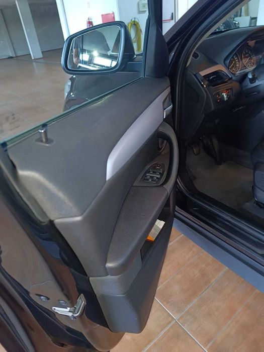 BMW X1 sDrive16d de 2018, com 178.000 km, com Jantes 19 Averbadas