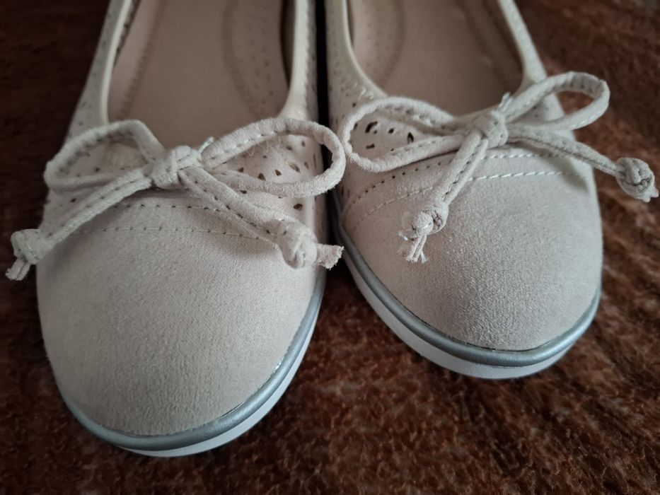 Buty 37 kremowo-ŕóżowe