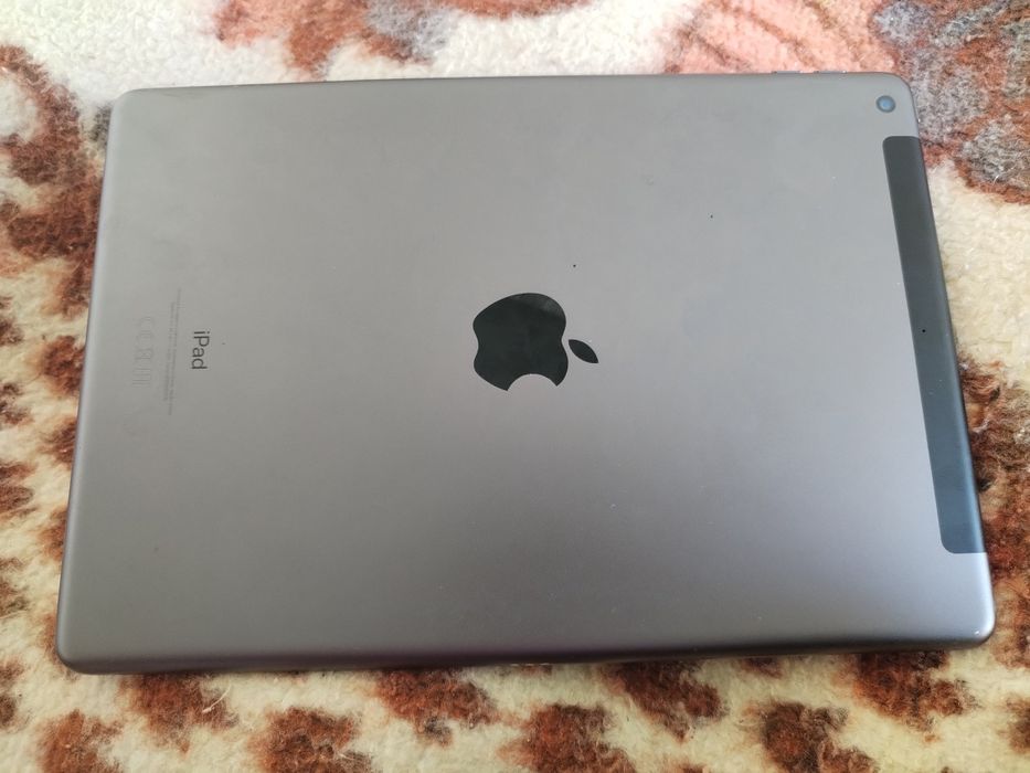 Vendo iPad 9°geracao com entrada de cartão de chamada