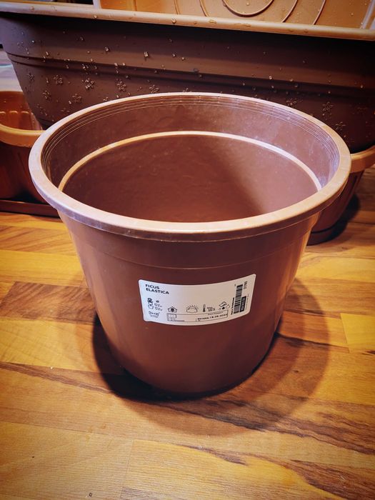 Zestaw doniczek / Набір квіткових горщиків для рослин