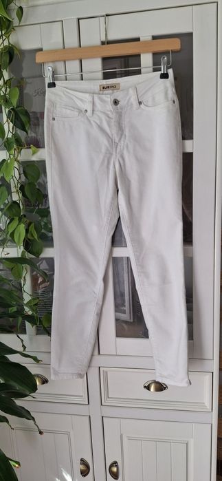 Biale damskie spodnie rurki skinny XS 

Pas 70cm 
Długość 90cm