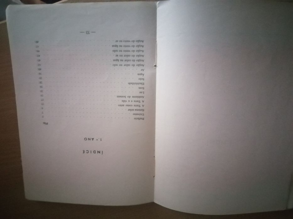 Livro antigo Geográfico-Naturais