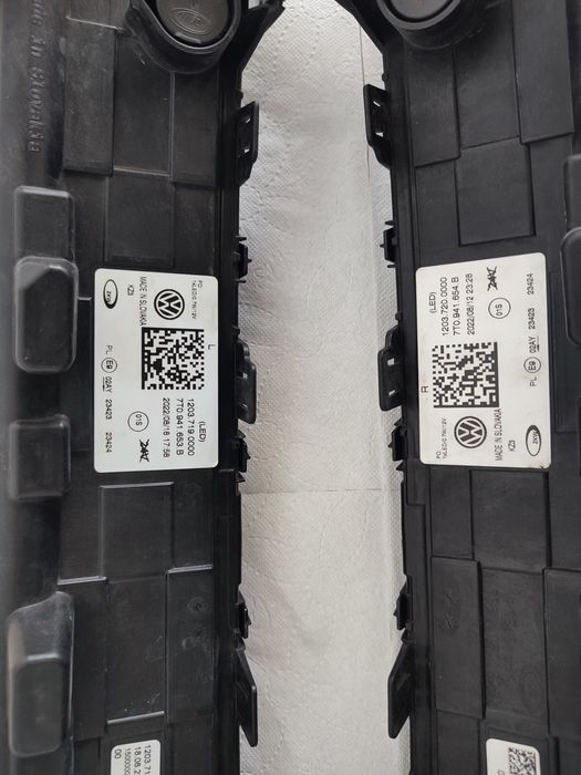 Lampa LED L P Przód VW T7 7T0 22r Oryginał