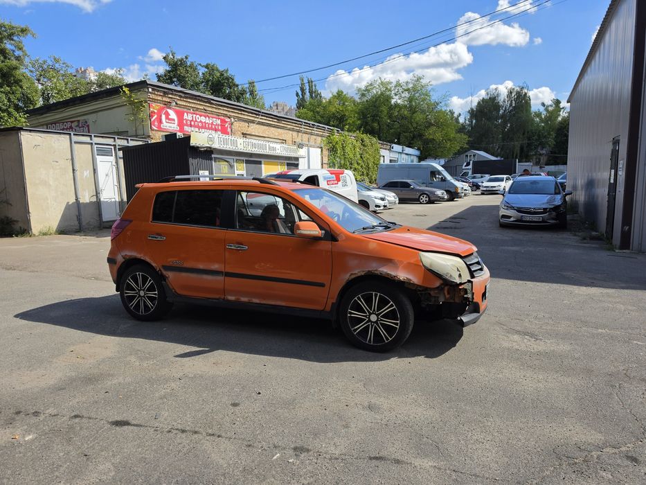 Geely MK Cross 2012