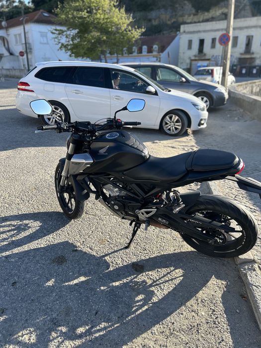 Honda CB 125r.