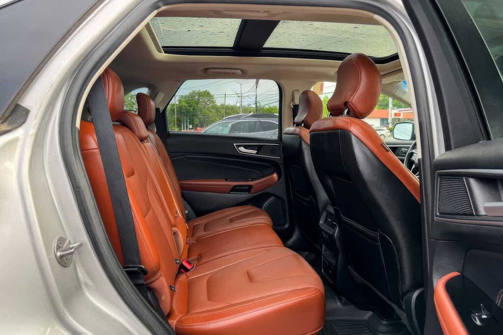 Ford Edge Titanium      2019