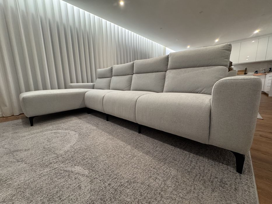 Sofa semi novo Chaise Lisbon 3 lugares + chaise (Fil)