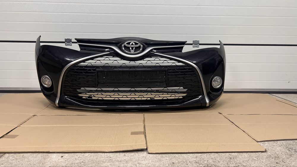 Toyota Yaris III 2016r zderzak przedni kompletny  nr lak 209