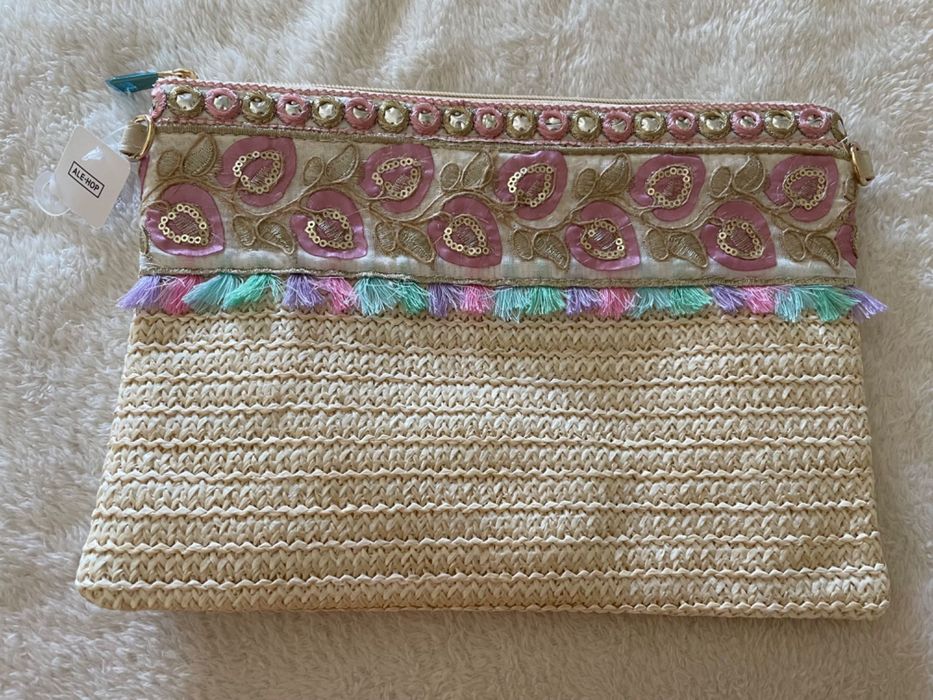 Bolsa estilo palha com detalhes- NOVA