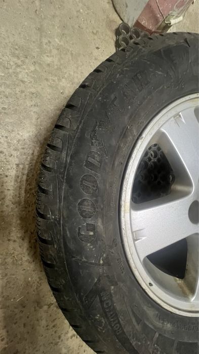 Диски з шинами колеса