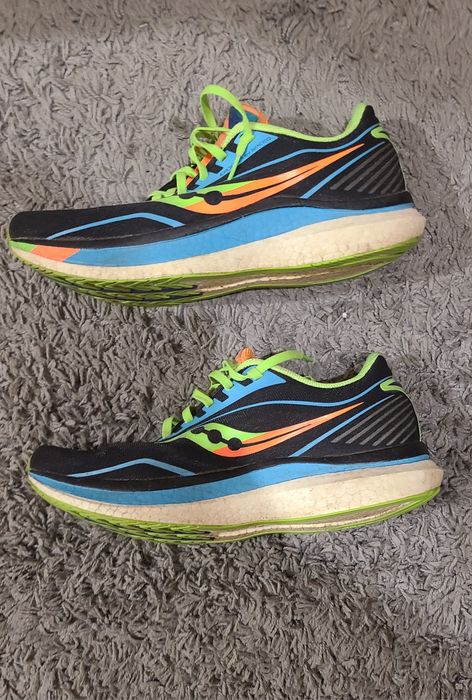 Чоловічі кросівки Saucony Endorphin Speed розмір 44