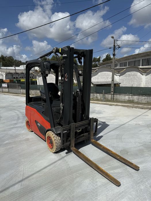 Empilhador Linde E16 evo