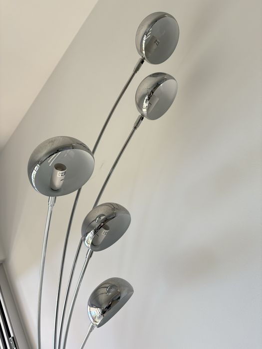 Candeeiro de pé - cinzento