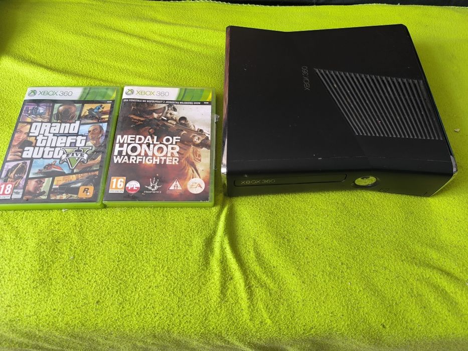 Xbox 360 + 2 gry gratisy