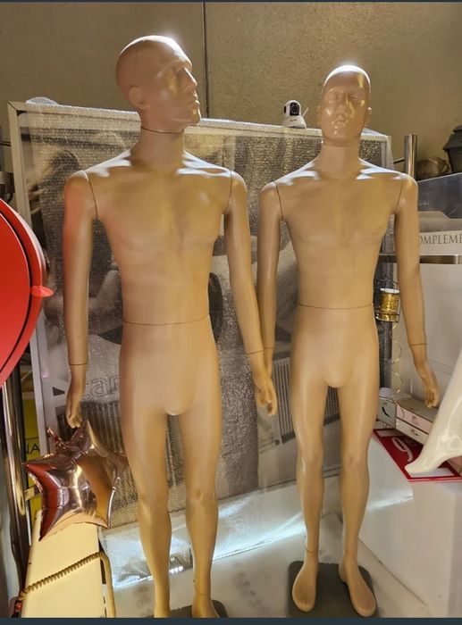 2 Manequins Masculinos de Corpo Inteiro 1.85m – Estilo Moderno / Loja