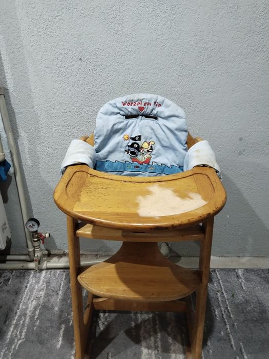 Срочно стільчик годувальний дерев'яний для маленьких діток столик