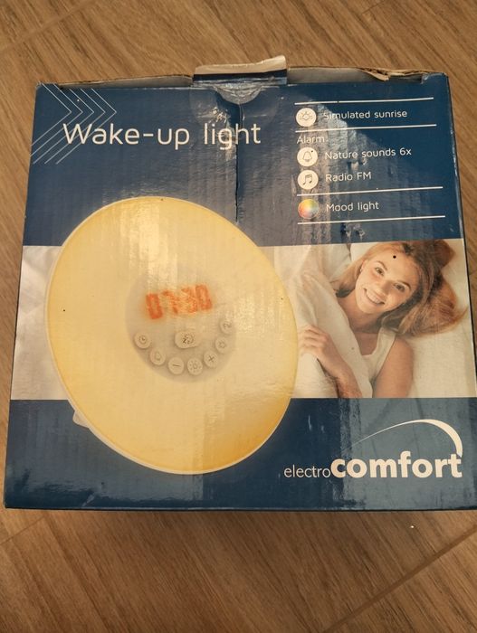 Розумний будильник з FM радіо та кольоровою підсвіткою