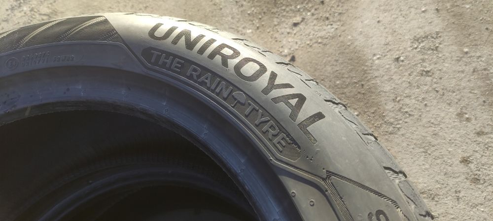 Opony letnie z 2020r 5mm 215/55/17 Uniroyal 5N