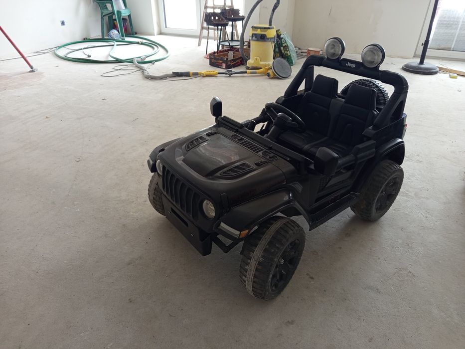 Autko elektryczne Jeep Wrangler Rubicon dla dzieci - uszkodzone