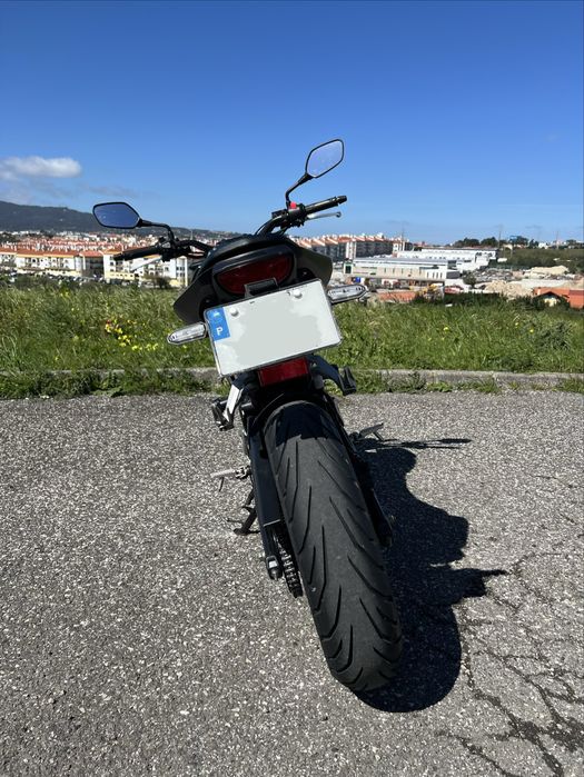 Honda cb125r em excelente estado
