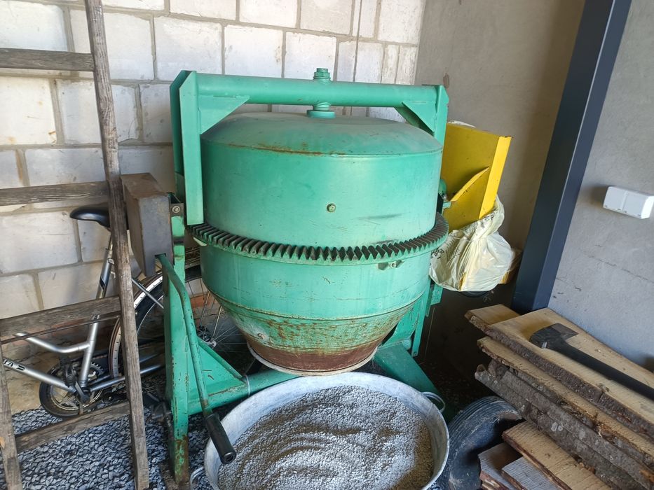 Betoniarka Defro 200 l