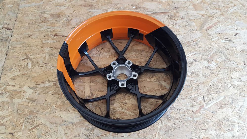 Felga kolo Superduke 1290 Super Duke R  2018-20 rok KTM Idealne Tylne