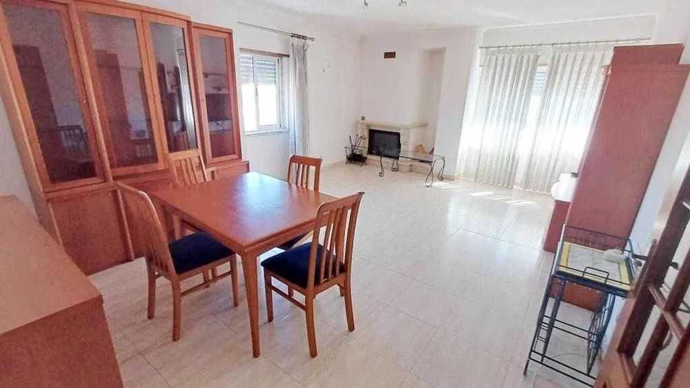 Mobília de Sala de Jantar Moderna e Elegante - Cerejeira