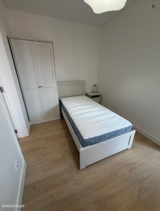Quarto - localizado em Penha de França Lisbon
